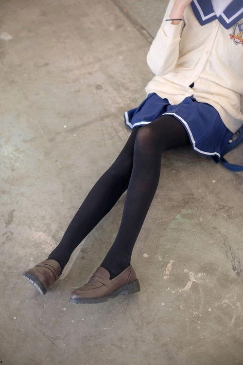 国外丝袜萝莉视频,揭秘国外热门视频背后的故事