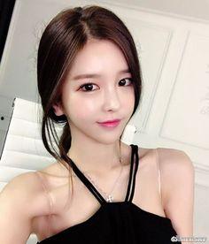 尹素婉42秒视频磁力,惊艳瞬间，一瞥芳华