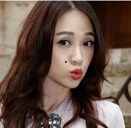 陈乔恩穿丝袜露底