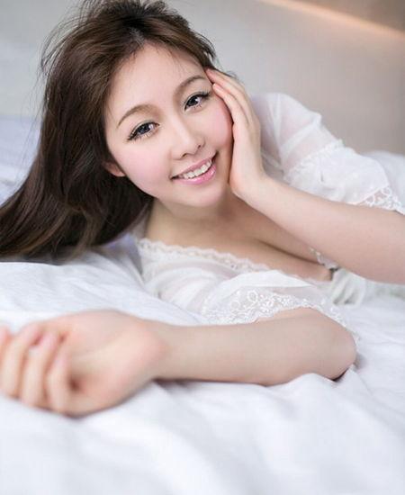 着衣的巨乳在线播放,揭秘着衣巨乳的在线直播世界