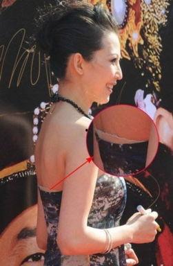 明星晕走光图片,镜头下的尴尬瞬间